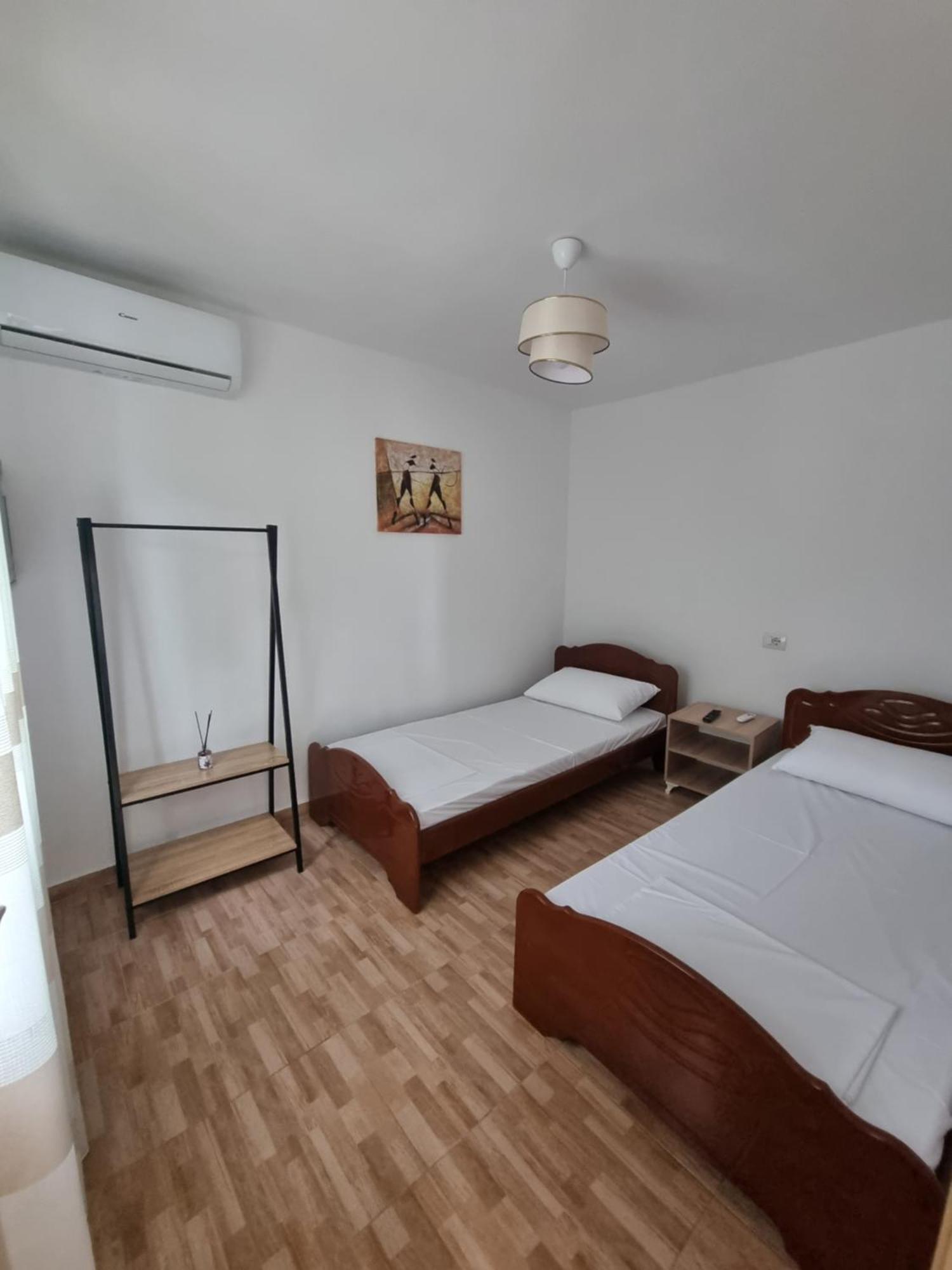 Tony'S Terrace Bed & Breakfast Gjirokaster Ngoại thất bức ảnh