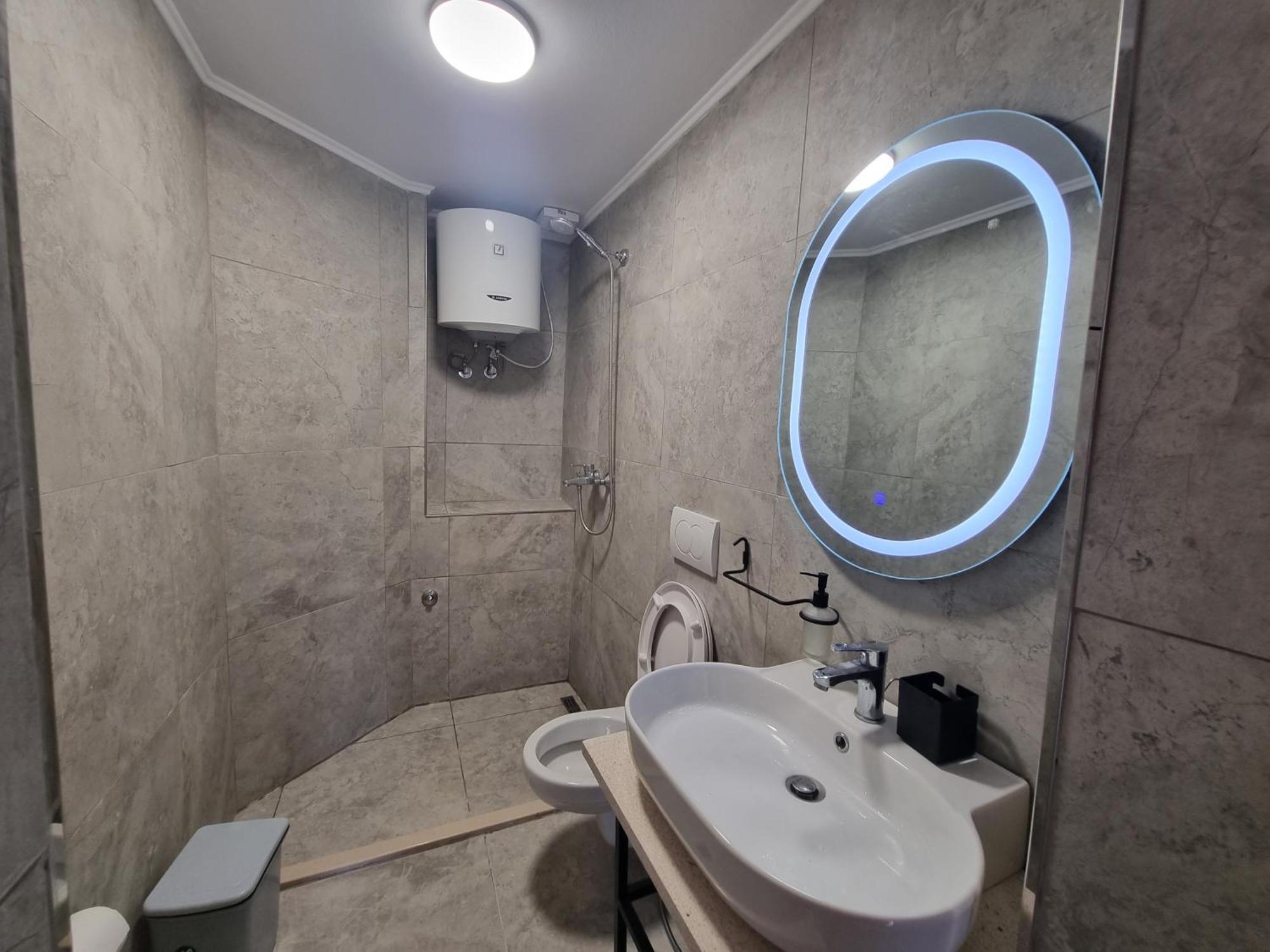 Tony'S Terrace Bed & Breakfast Gjirokaster Ngoại thất bức ảnh