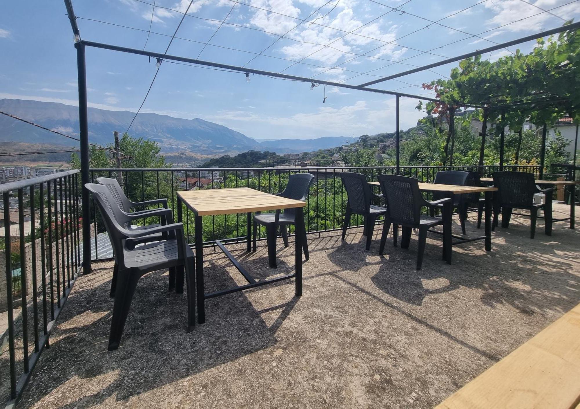 Tony'S Terrace Bed & Breakfast Gjirokaster Ngoại thất bức ảnh